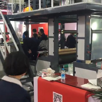 三层共挤牵引旋转膜泡内冷吹膜机